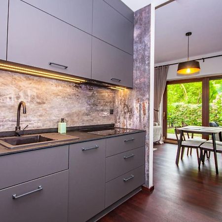 Inpoint 2-Bedrooms Apartment With Private Garden And Free Parking Krakow Ngoại thất bức ảnh