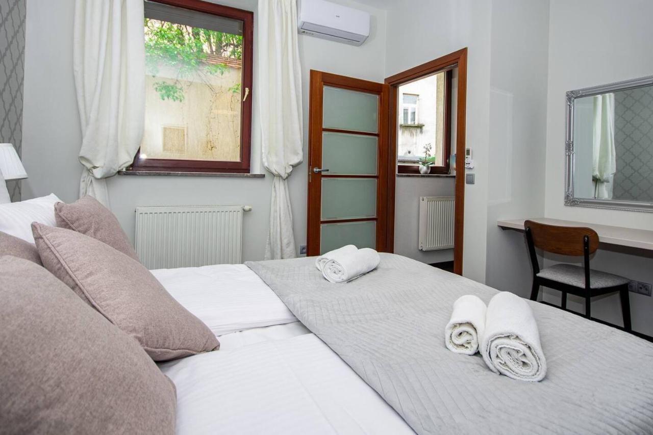Inpoint 2-Bedrooms Apartment With Private Garden And Free Parking Krakow Ngoại thất bức ảnh