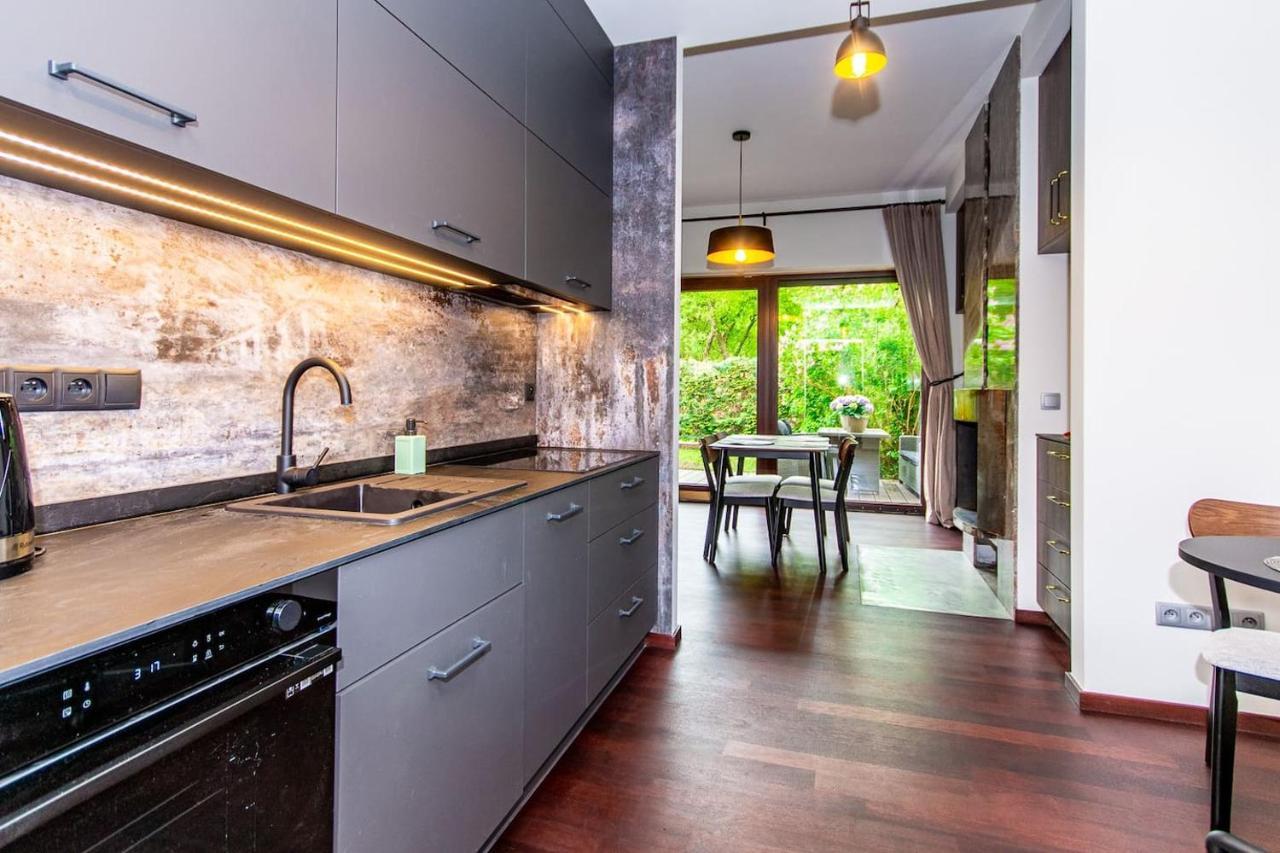Inpoint 2-Bedrooms Apartment With Private Garden And Free Parking Krakow Ngoại thất bức ảnh