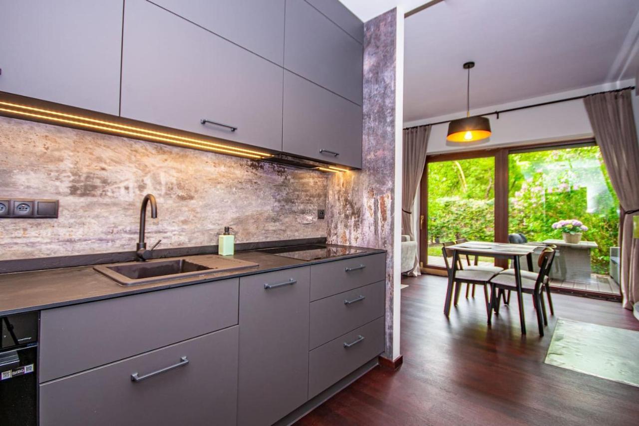 Inpoint 2-Bedrooms Apartment With Private Garden And Free Parking Krakow Ngoại thất bức ảnh