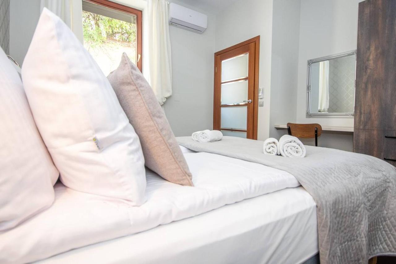 Inpoint 2-Bedrooms Apartment With Private Garden And Free Parking Krakow Ngoại thất bức ảnh